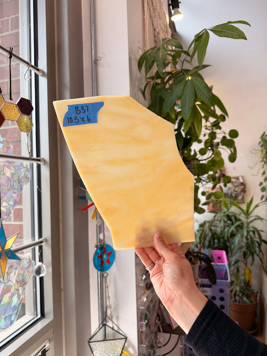 Amber Yellow White Wispy Kokomo – B37