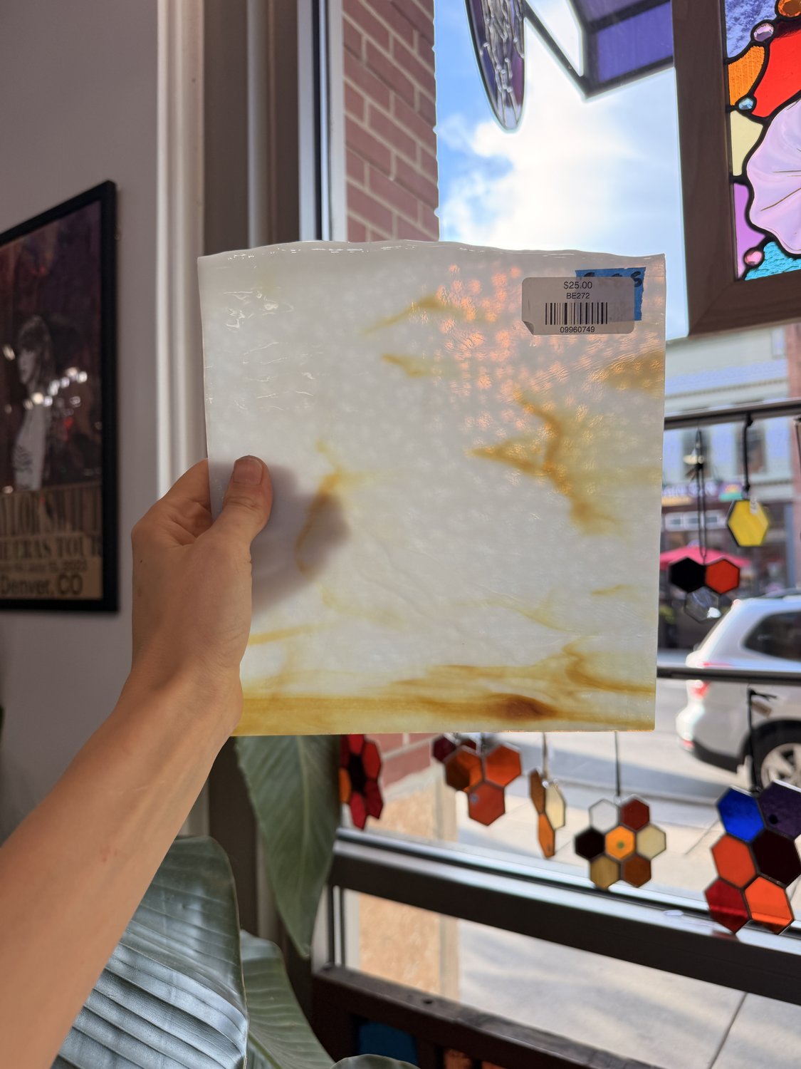 WHITE AND CARAMEL OPAQUE – BE272