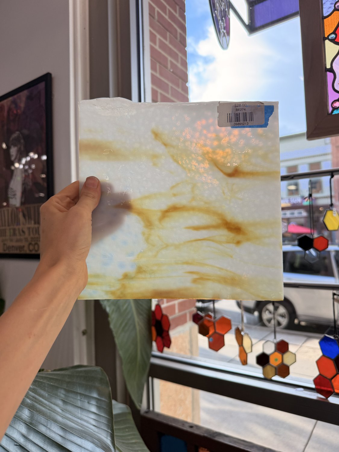WHITE AND CARAMEL OPAQUE – BE274