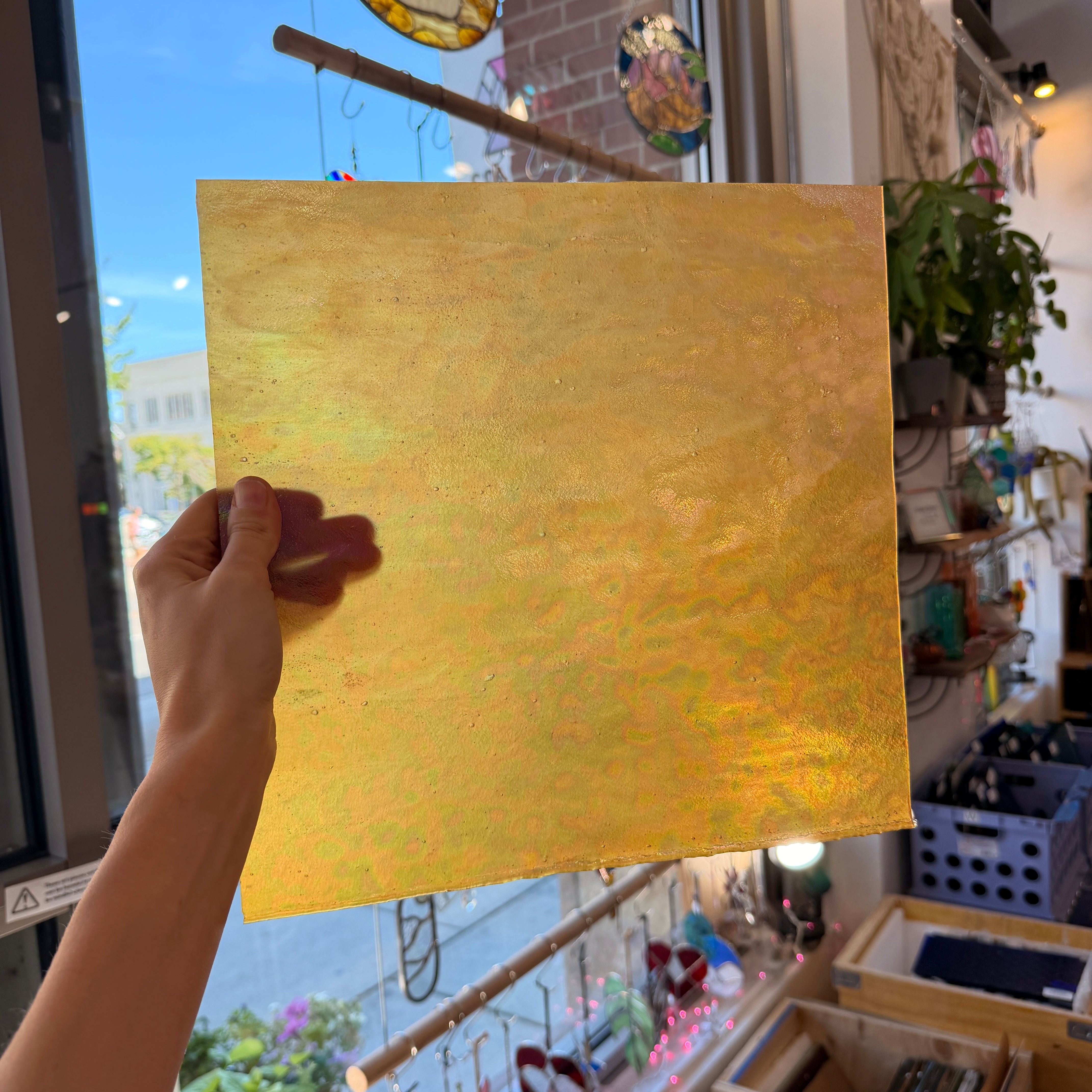 Beige Gold Stipple Iridescent Youghiogheny (Y 5002SPI)