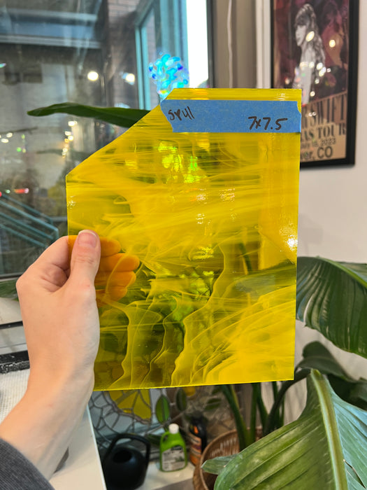 Yellow Clear Wispy Spectrum Sheet Glass Spectrum SP41 (7x7.5in)