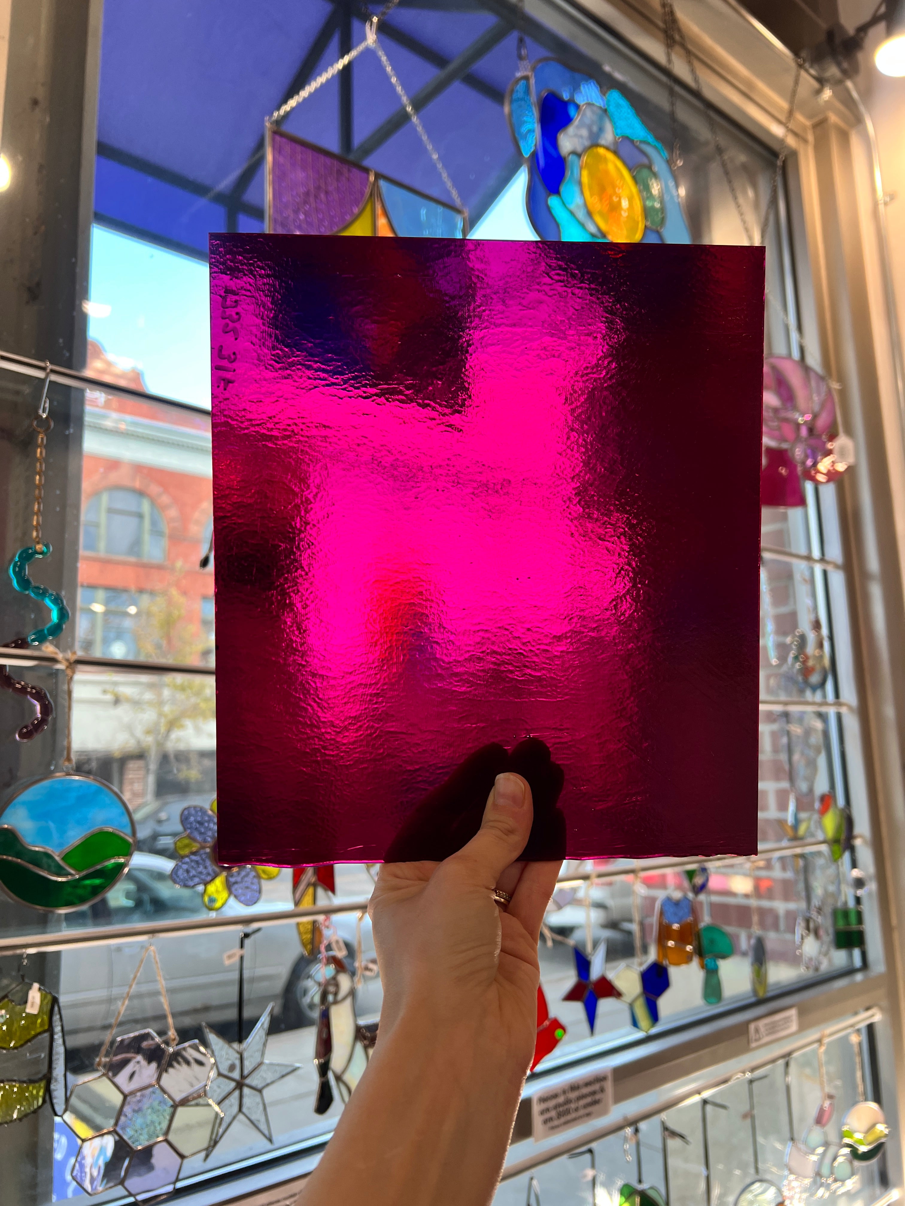 Iridescent Fuchsia Pink Bullseye Fusible 90 COE (BE 1332 31F) Colorado Glass Works