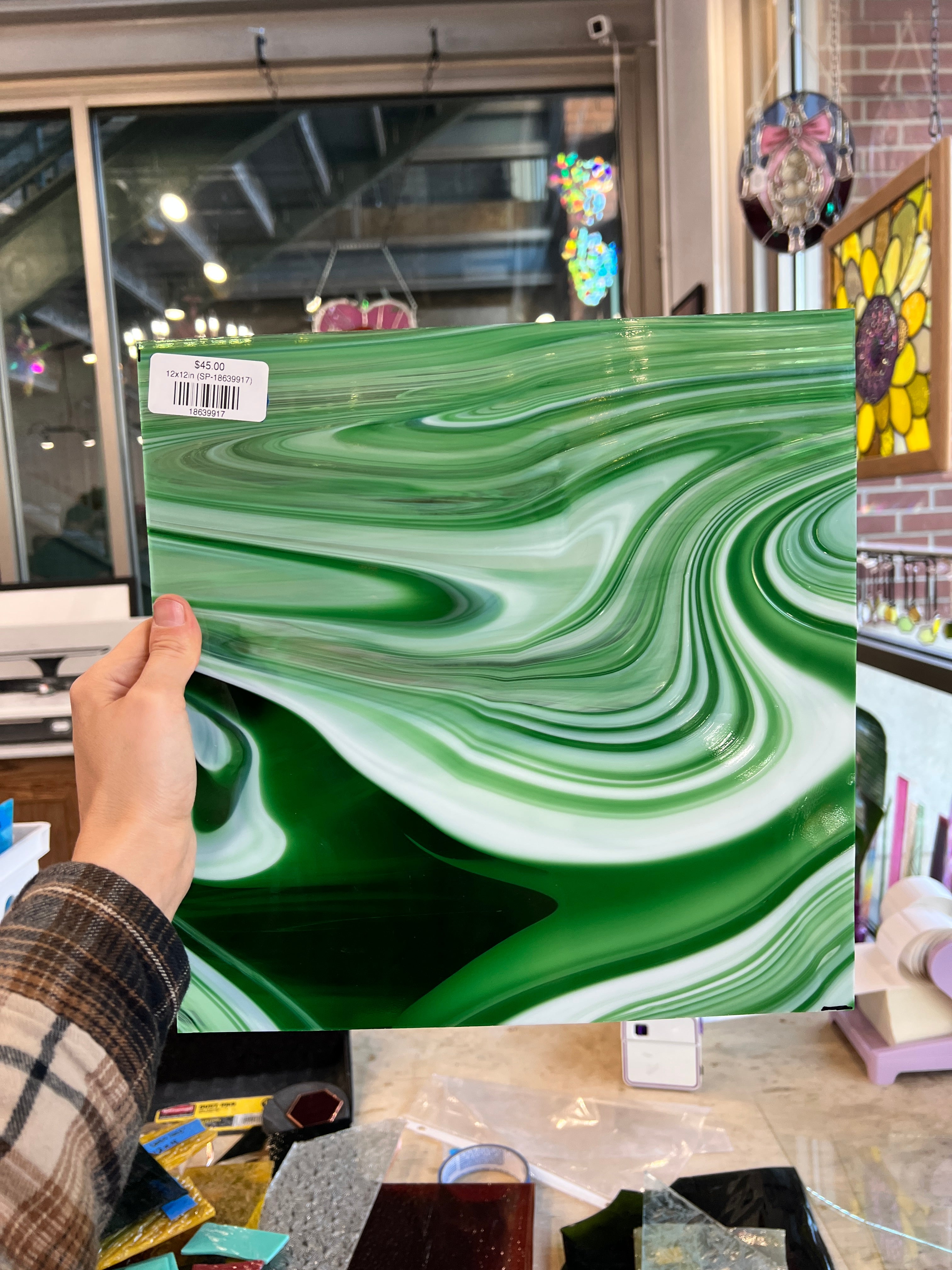 Vintage Green White Baroque Spectrum