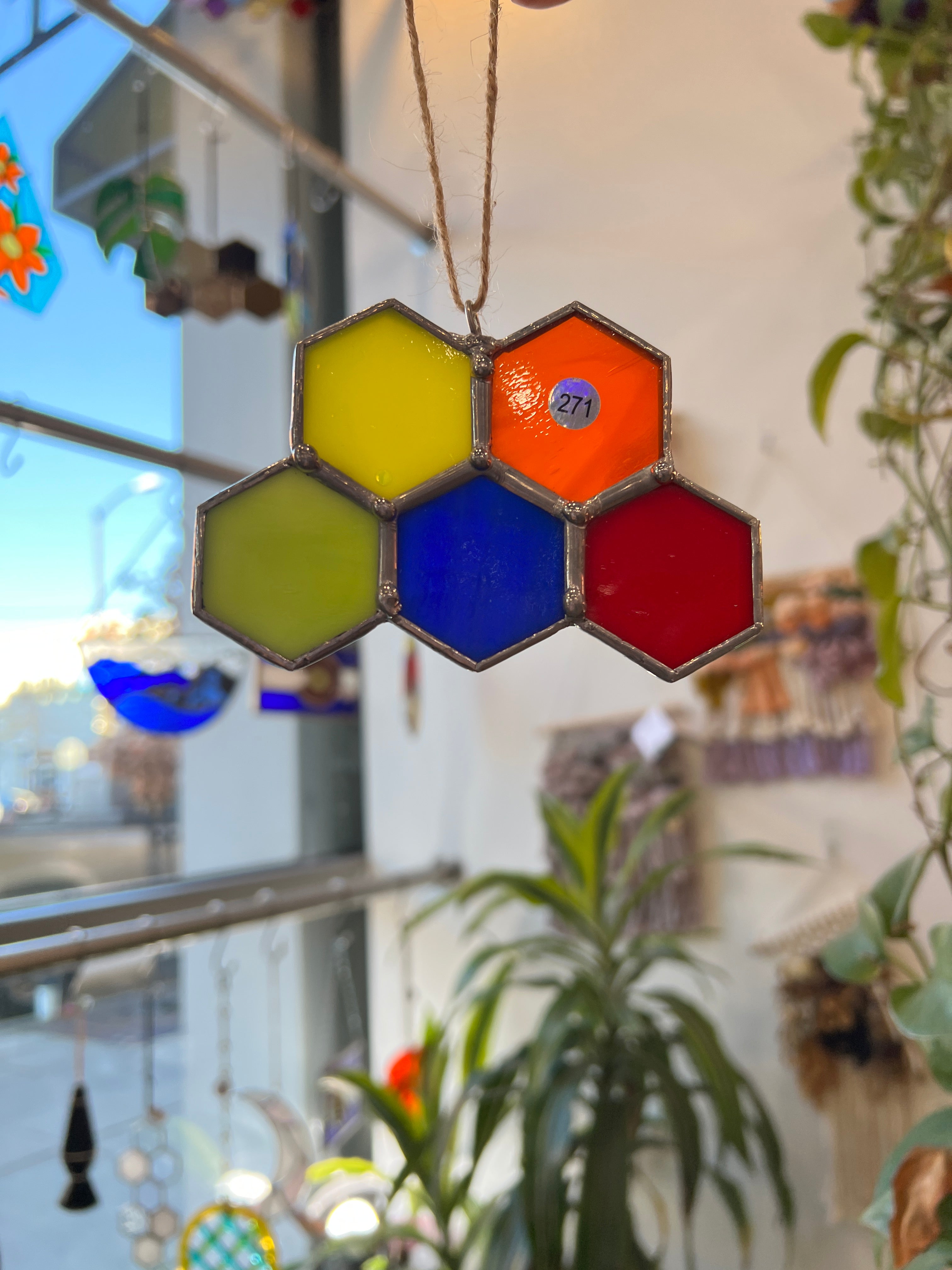 Multicolored Honeycomb Cluster