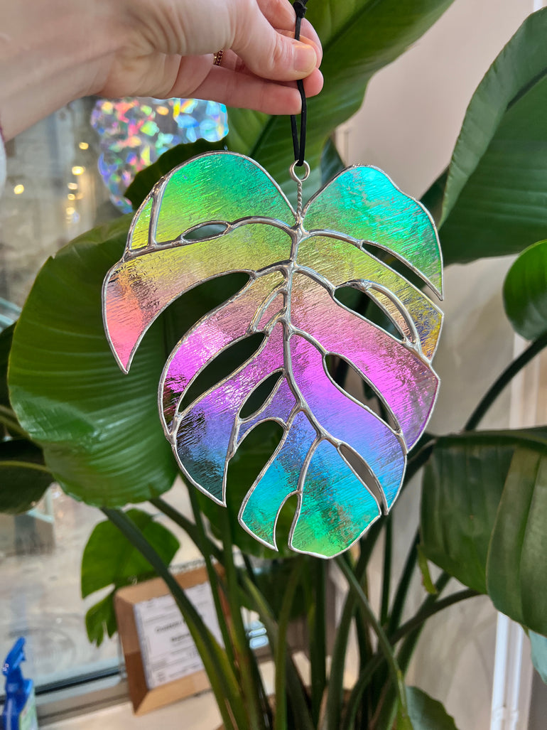 Monstera Leaf #5 Zipper Pulls – Flutter by a Rainbow