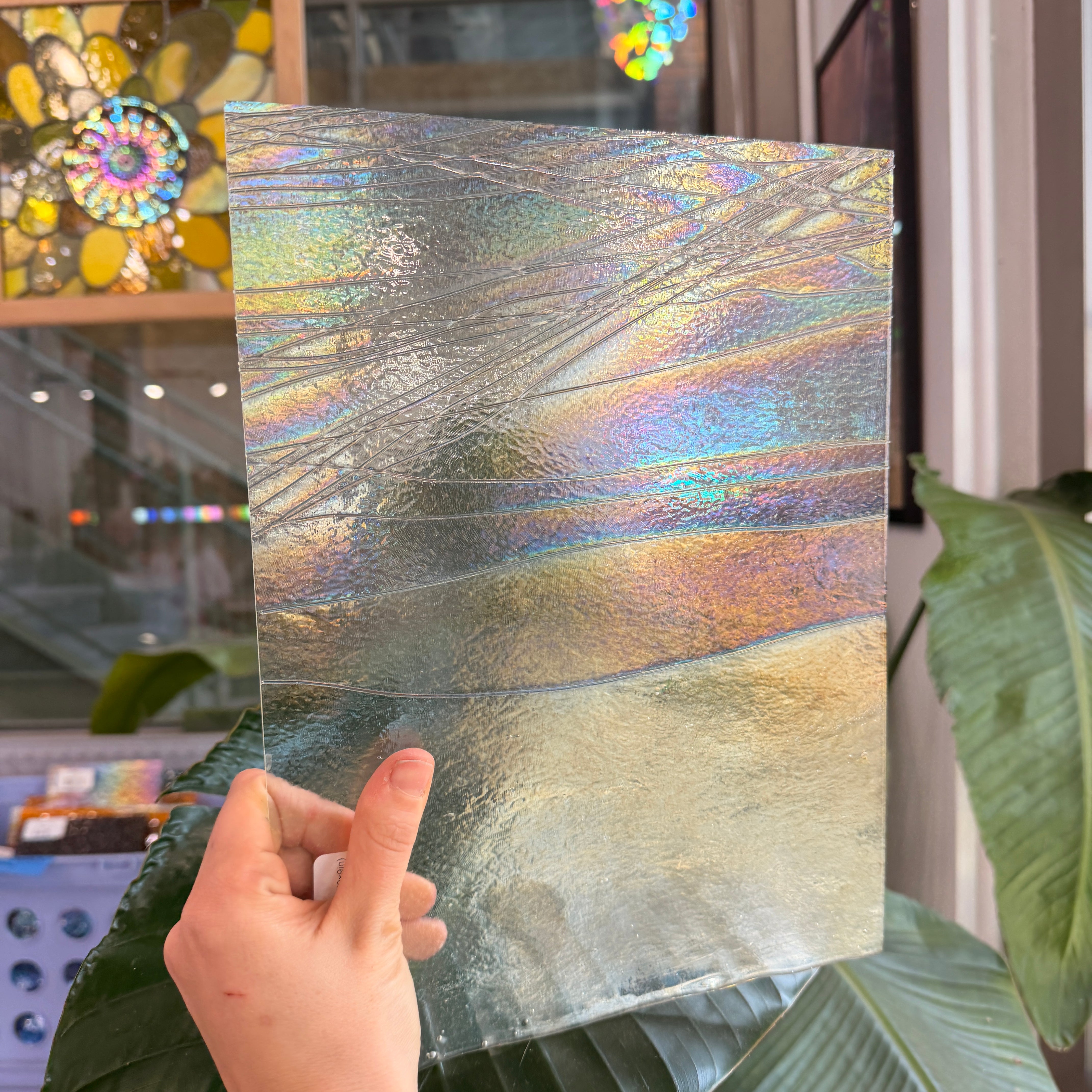 Clear Streamer Iridescent Bullseye Fusible 90 COE