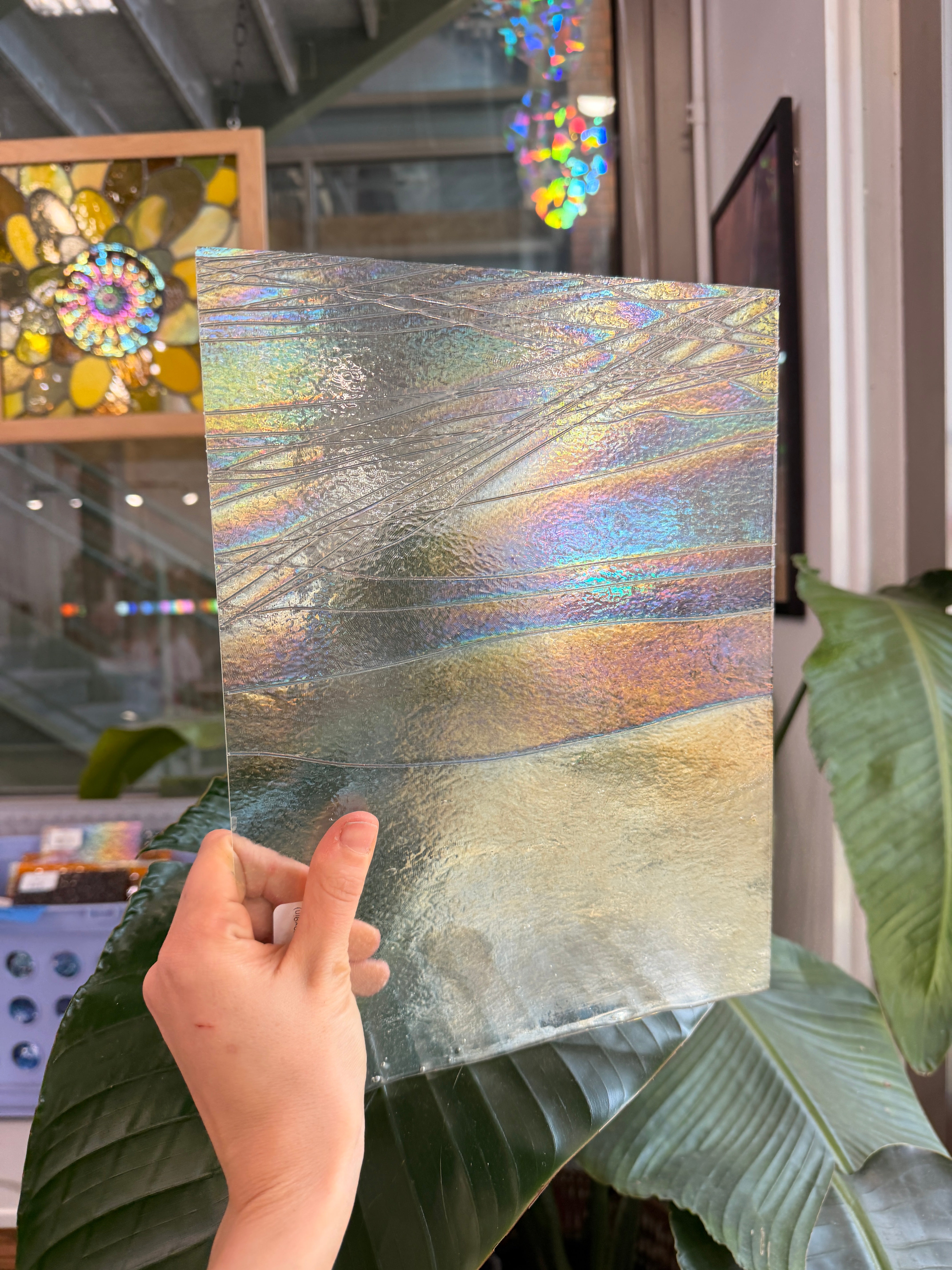 Clear Streamer Iridescent Bullseye Fusible 90 COE