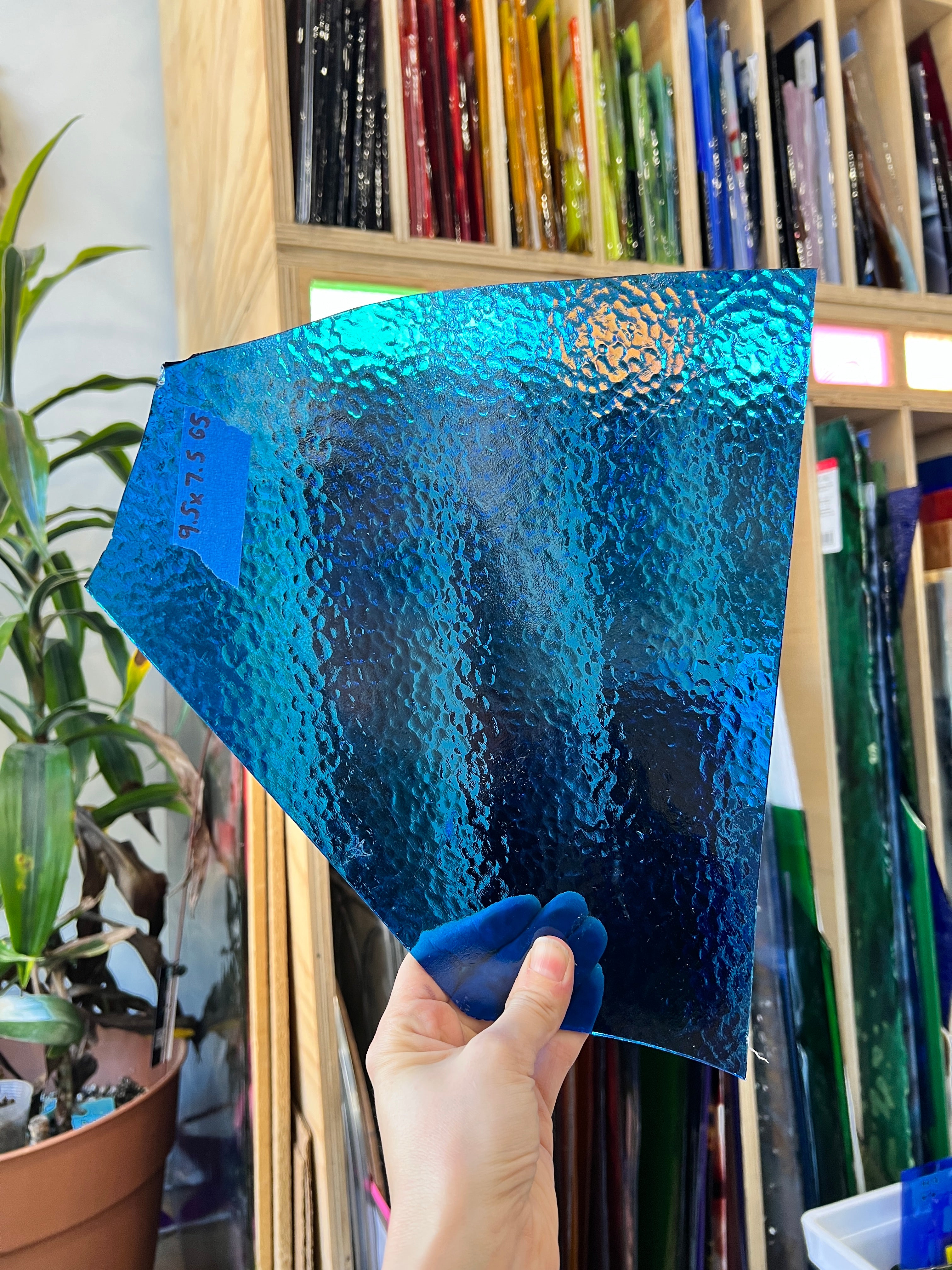 Transparent Medium Blue Pebbled Sheet Glass Kokomo G5 (9.5x7.5in)