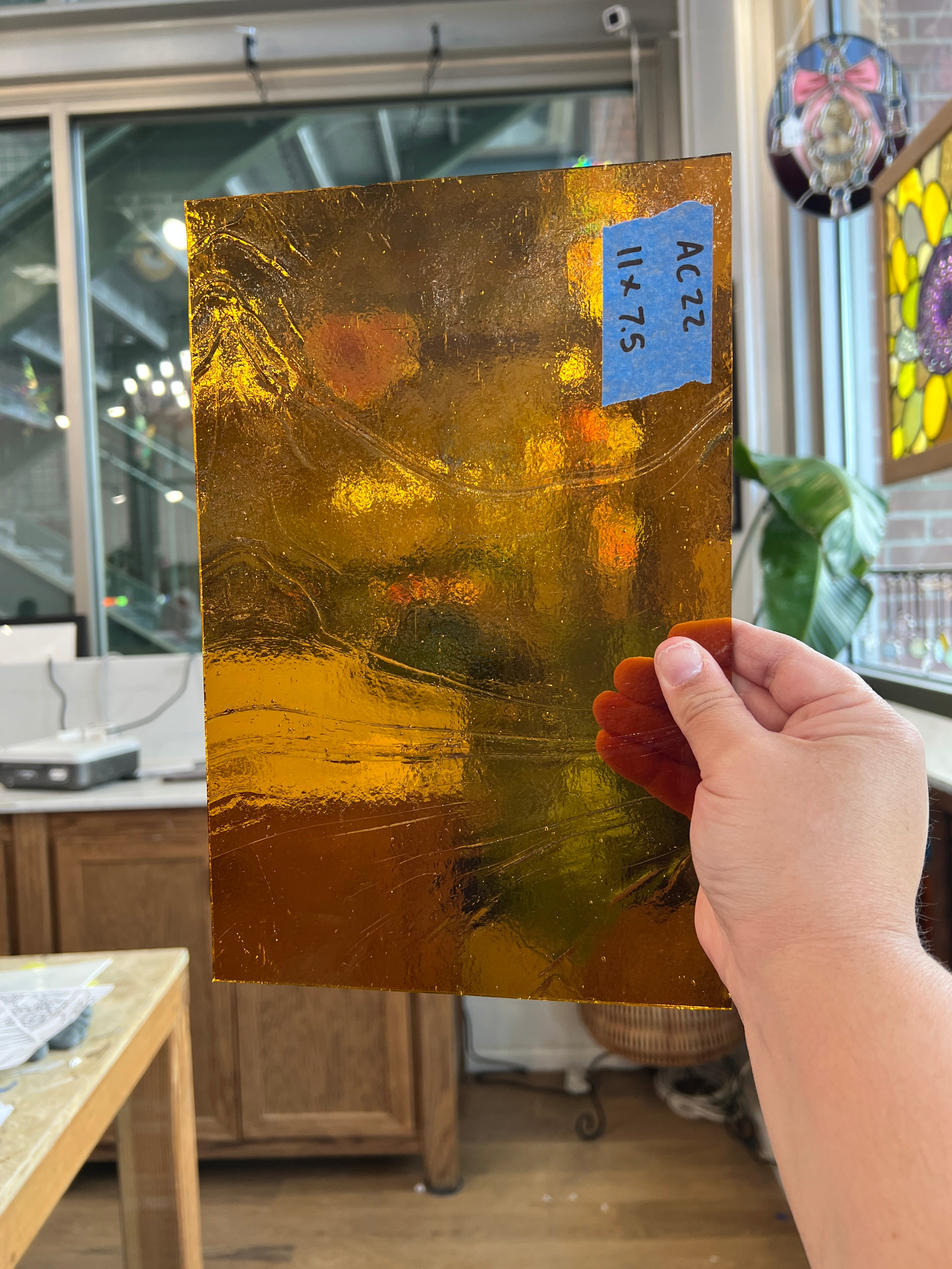 Medium Amber Transparent Kokomo