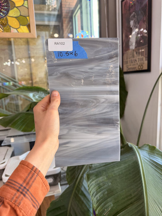 Gray Wispy Spectrum – RA102