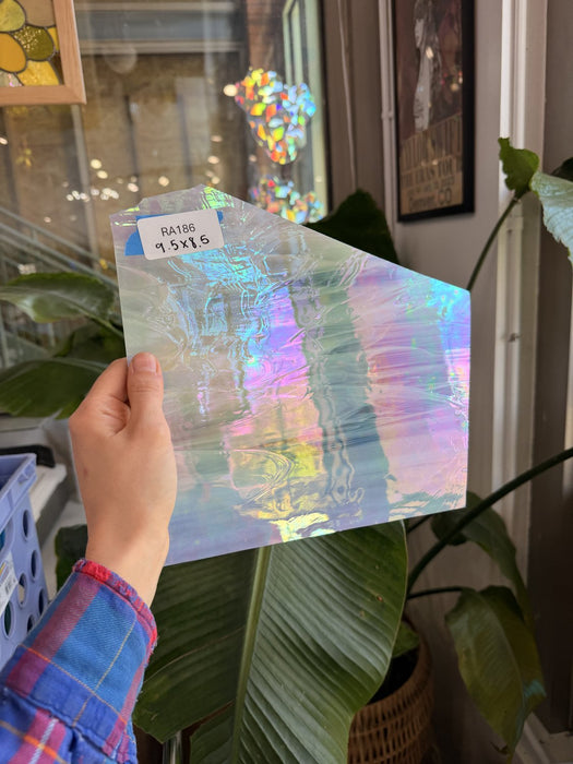 White Wispy Vintage Iridescent Spectrum – RA186