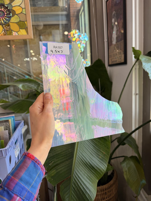 White Wispy Vintage Iridescent Spectrum – RA187