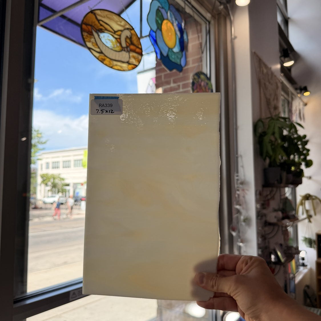 Tan Cream Wispy Spectrum Sheet Glass Spectrum Glass RA339 (7.5x12in)