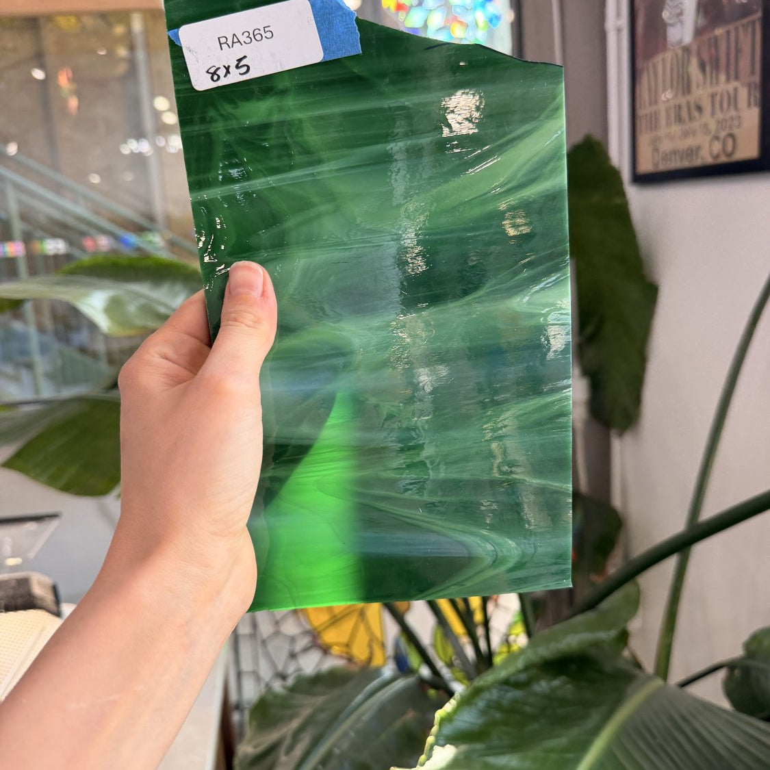 Green White Wispy Spectrum