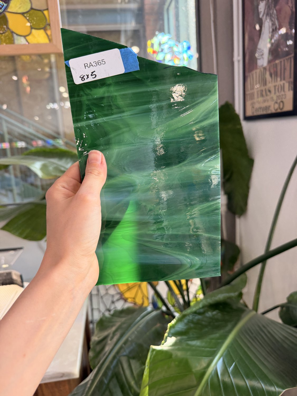 Green White Wispy Spectrum
