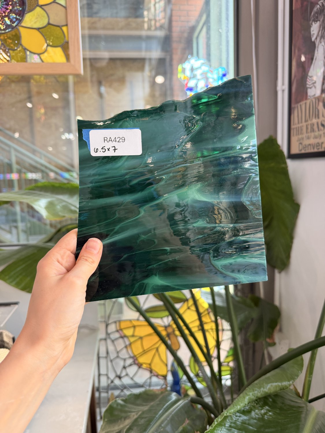 Emerald Green White Wispy Spectrum – RA429
