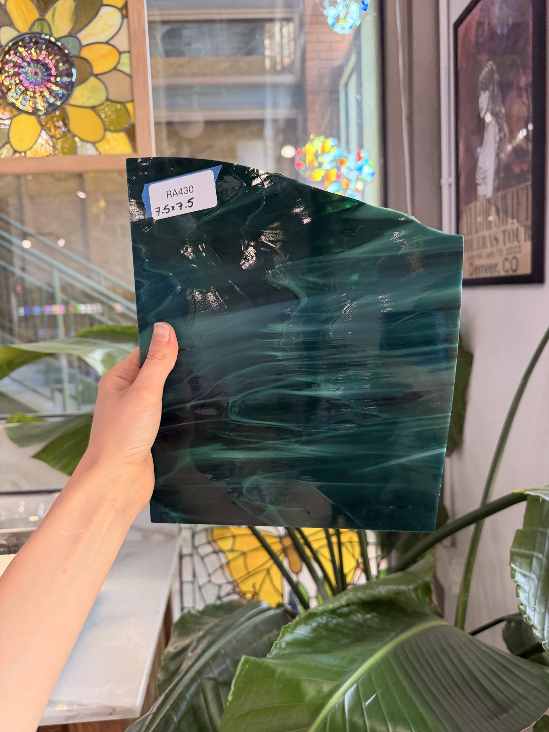Emerald Green White Wispy Spectrum – RA430