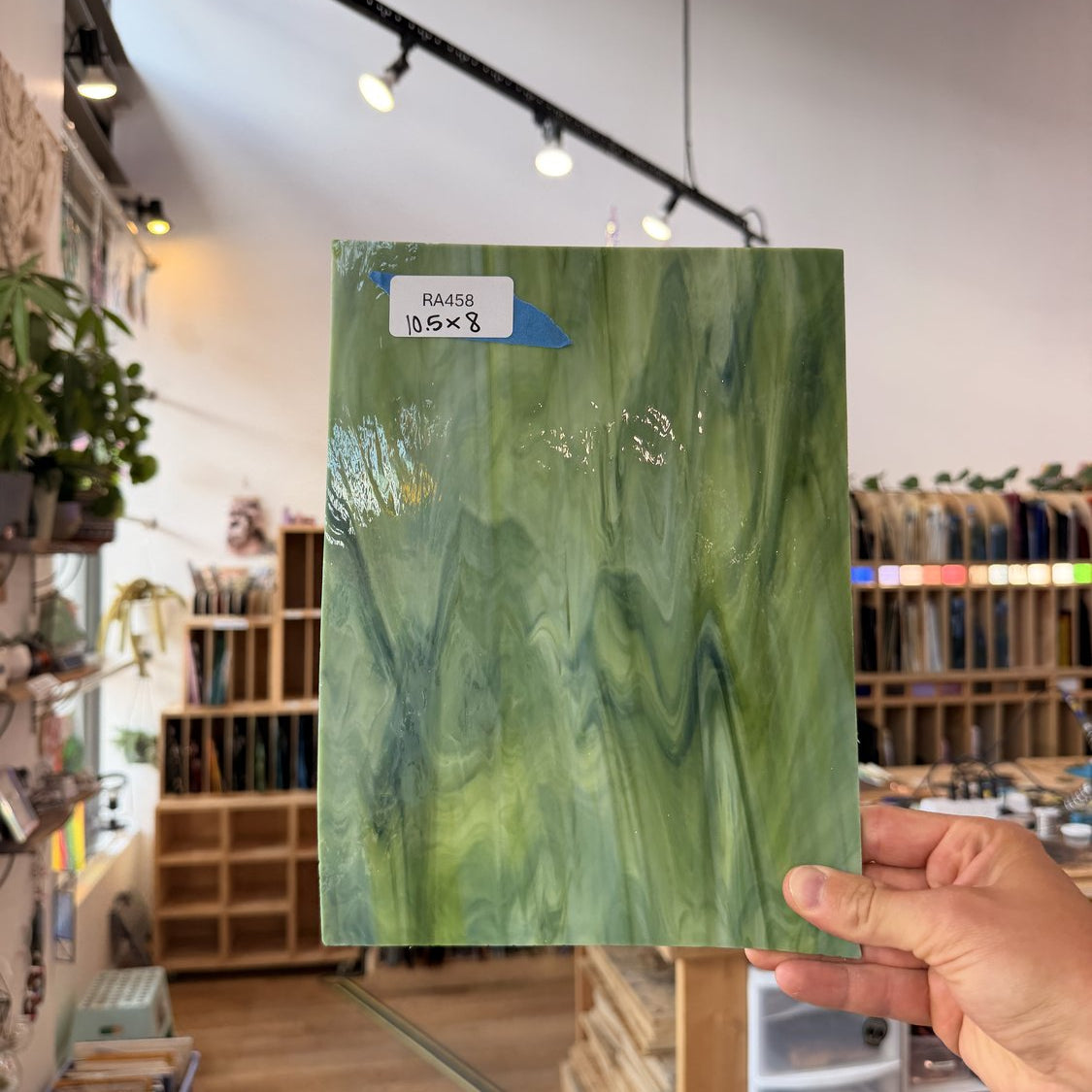 Green Mixed Wispy Spectrum