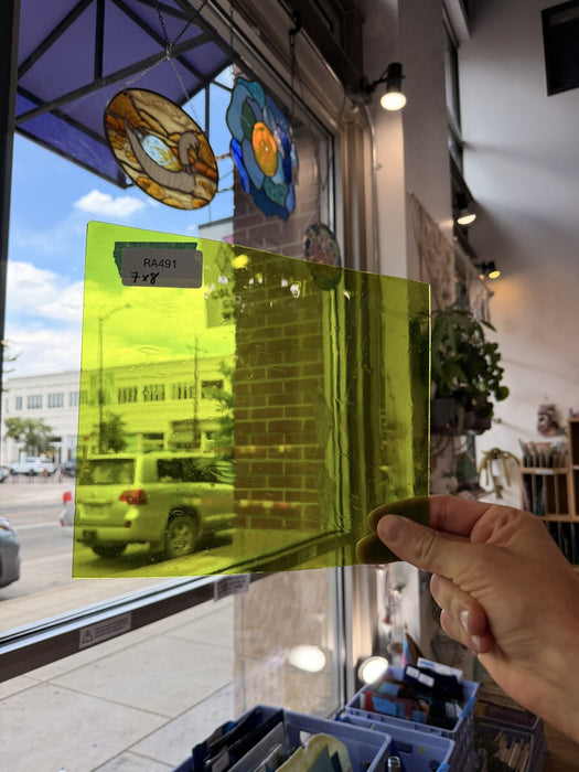 Mouthblown Lime Green Antique – RA491