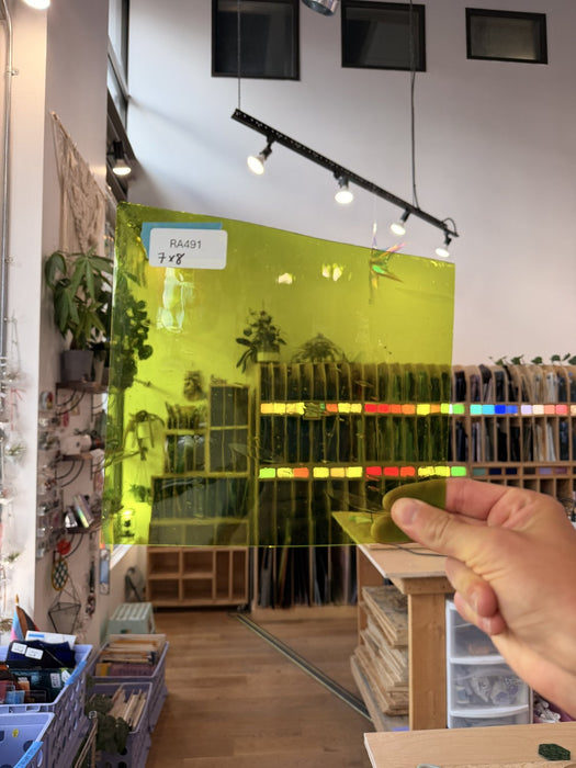 Mouthblown Lime Green Antique – RA491