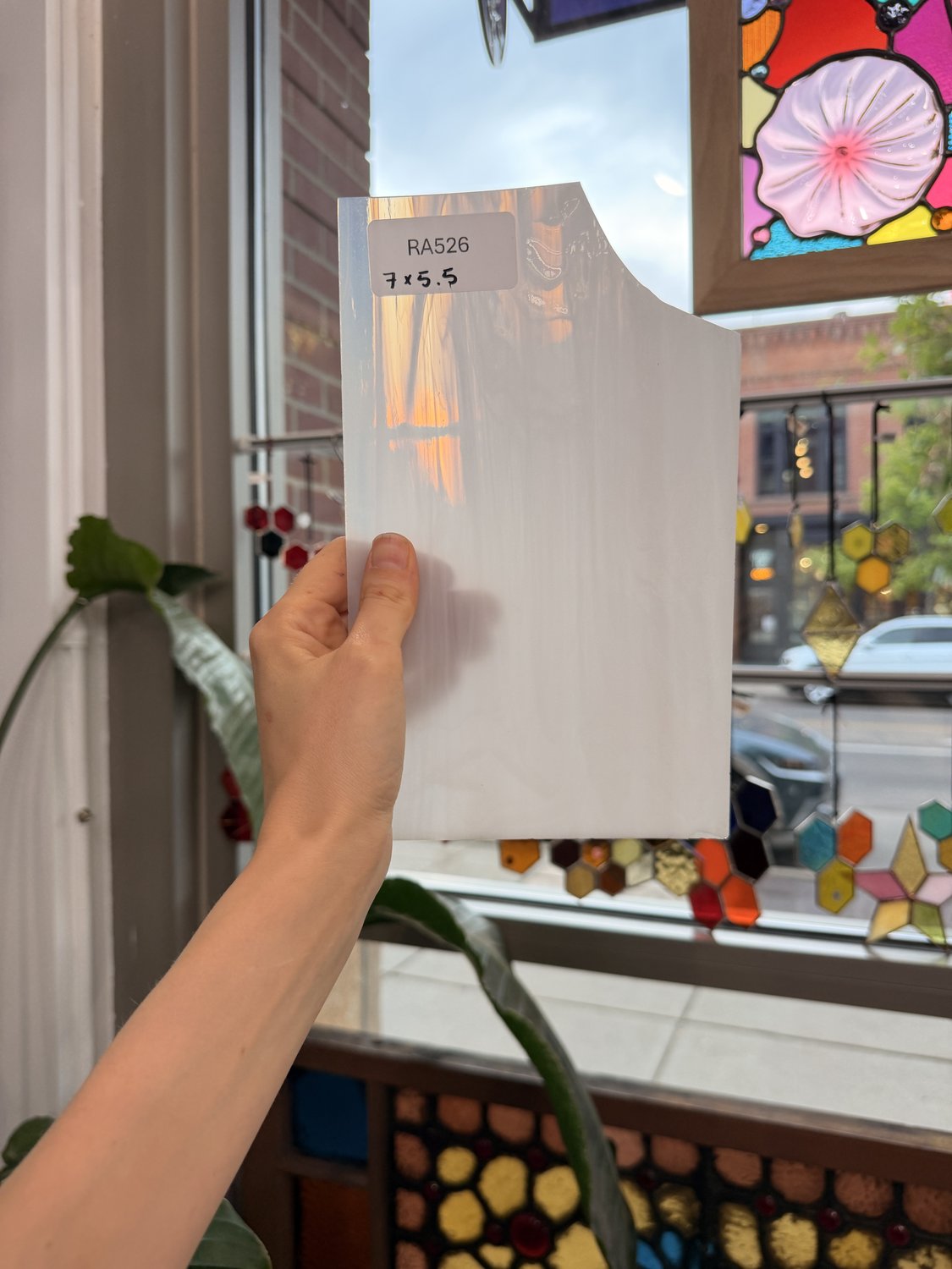 White/Clear Wispy Spectrum – RA526