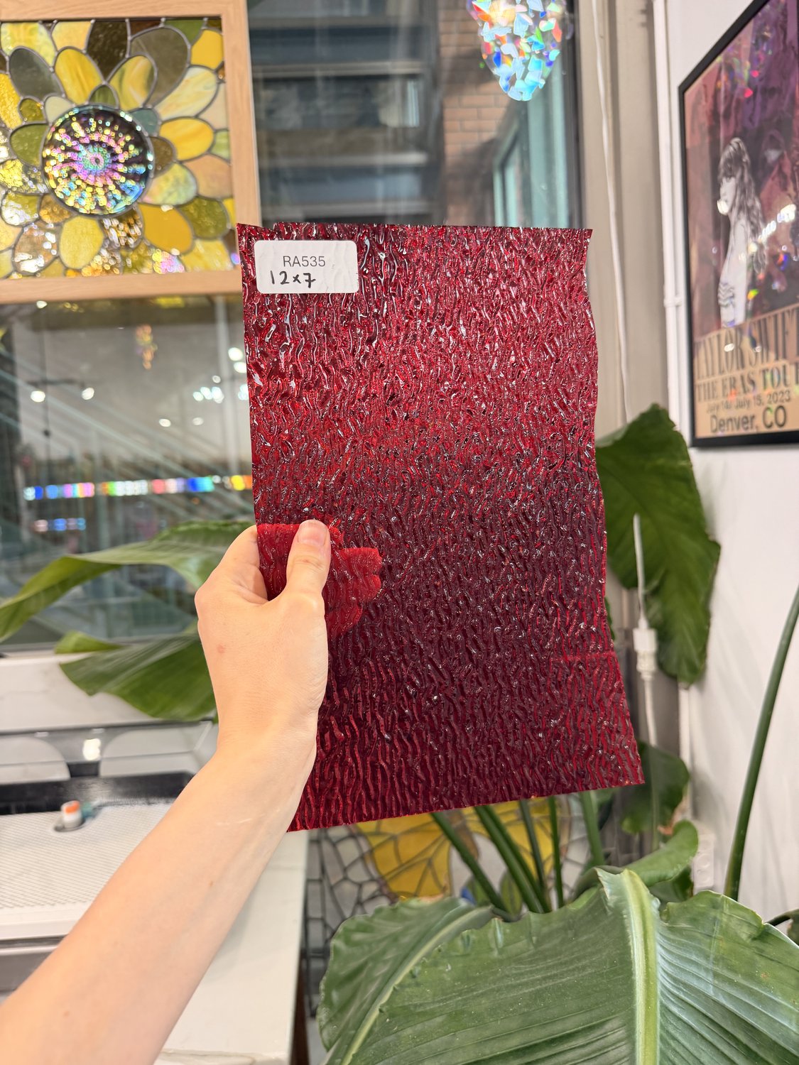 Red Ripple Textured Transparent – RA535