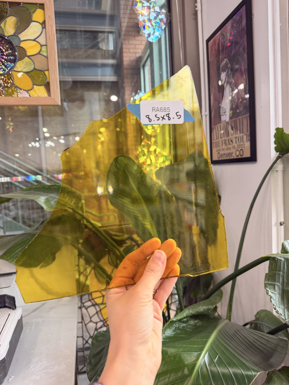 Transparent Yellow Spectrum – RA685