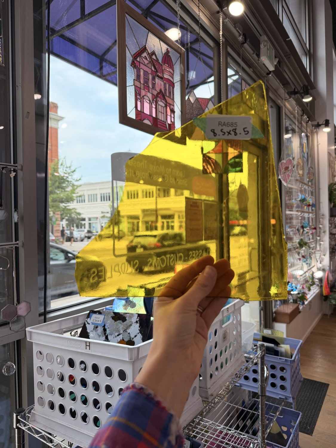 Transparent Yellow Spectrum – RA685