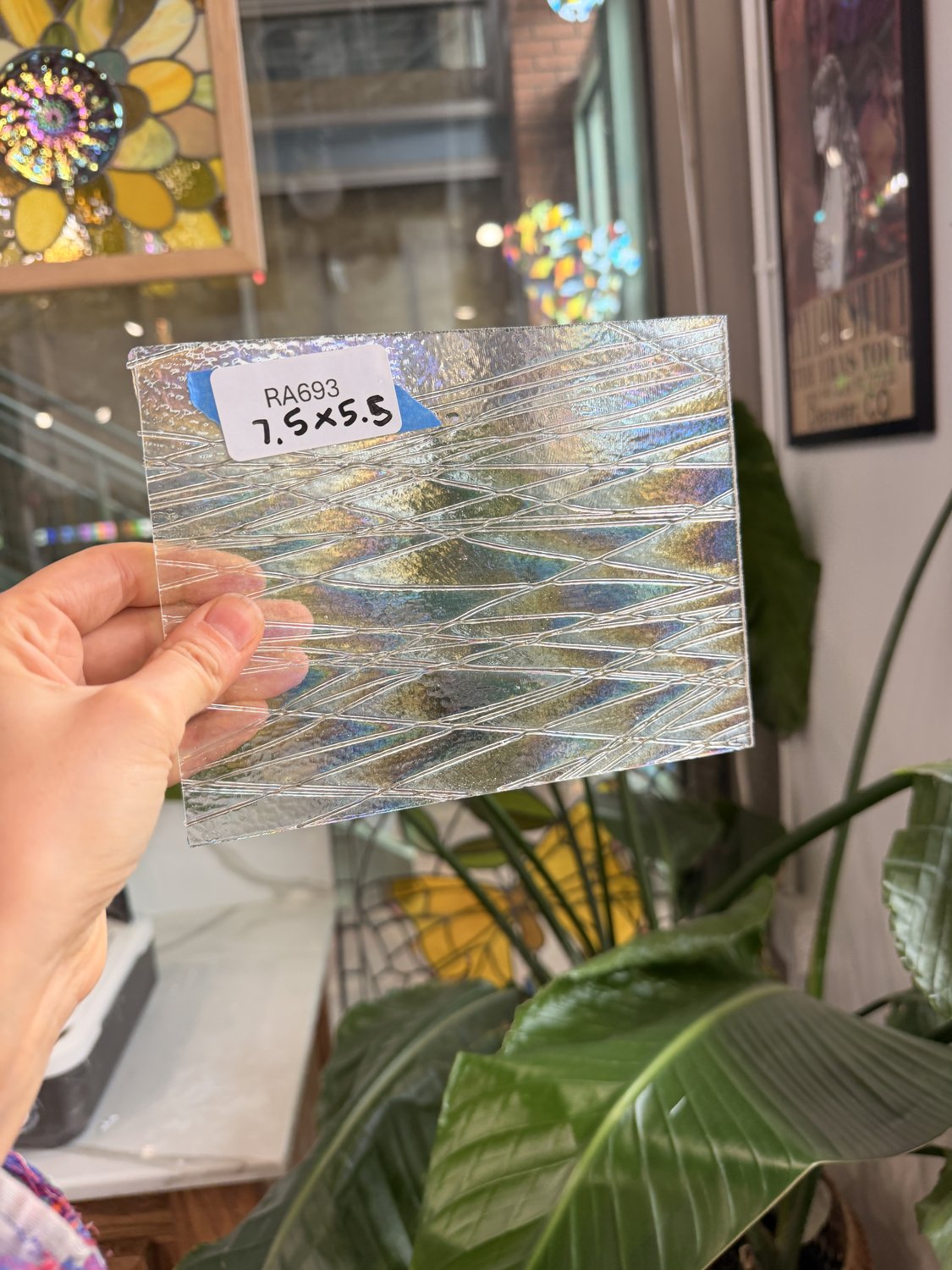 Transparent Iridescent Stringer Bullseye Fusible 90 COE – RA693