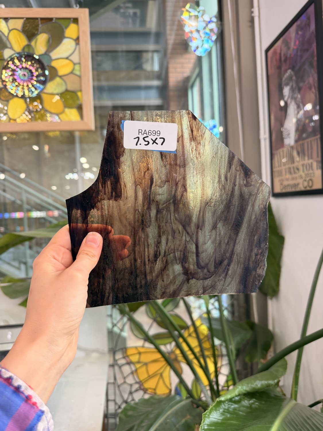 Amber Brown Wispy – RA699