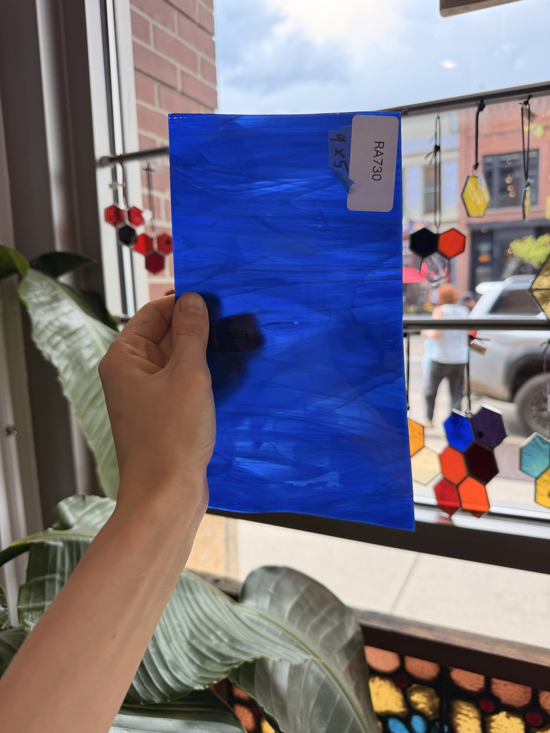 Dark Blue White Wispy Spectrum Sheet Glass
