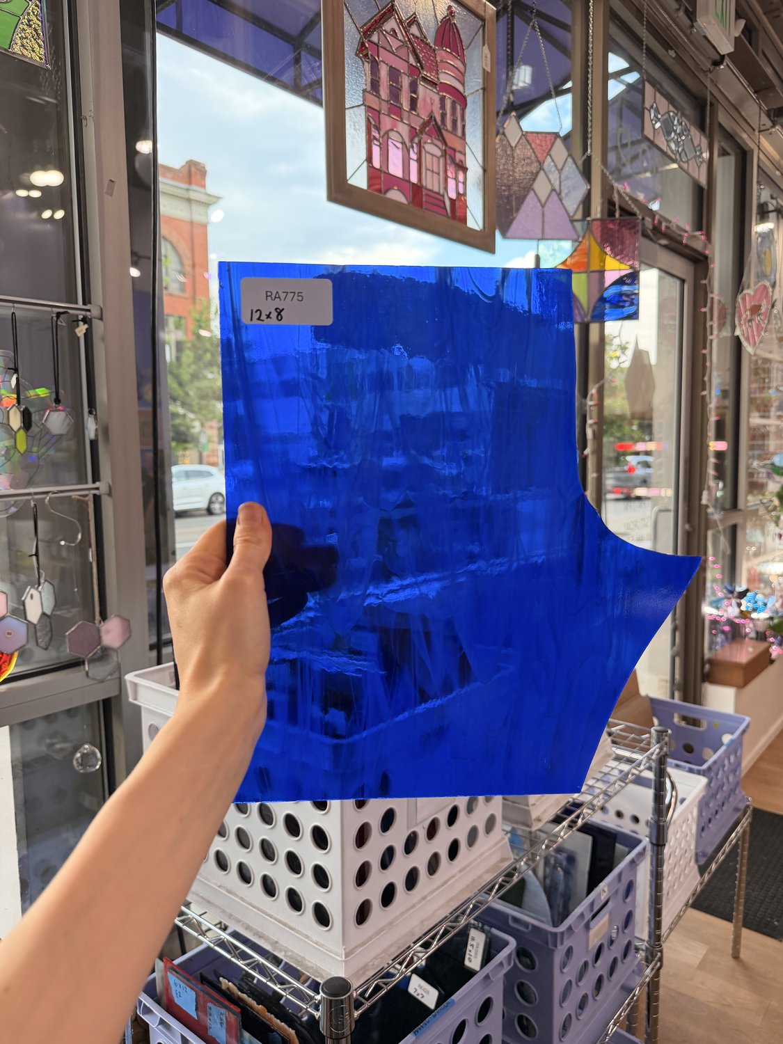 Vintage Blue White Wispy Spectrum
