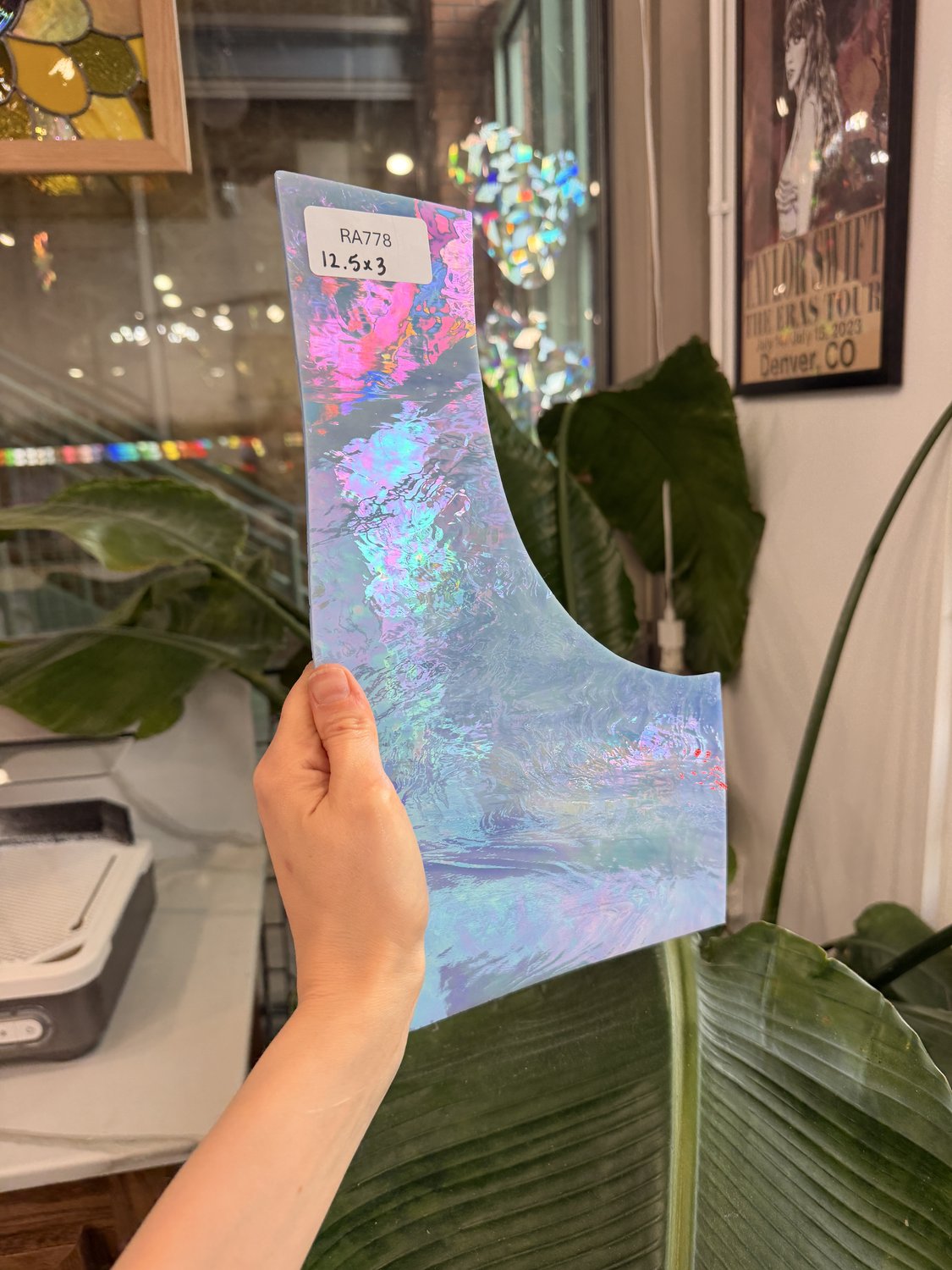 Blue Vintage Iridescent Spectrum – RA778
