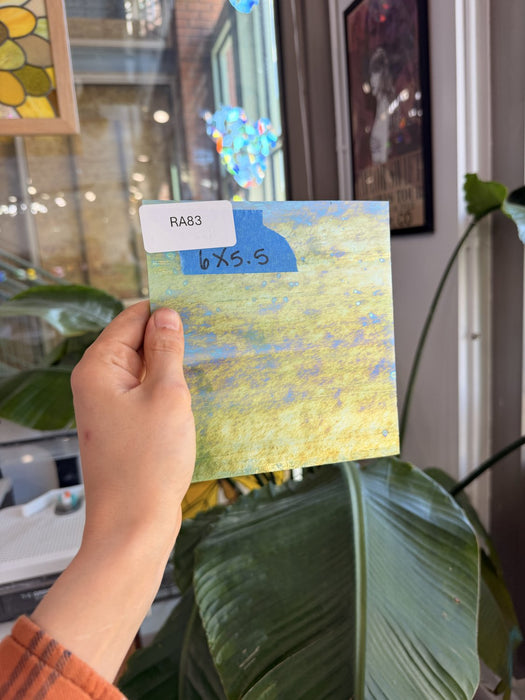 Green Wispy Iridescent Wissmach – RA83