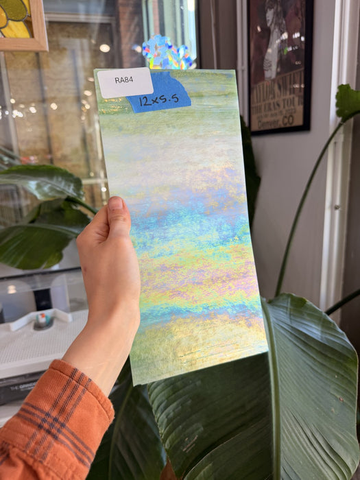 Green Wispy Iridescent Wissmach – RA84