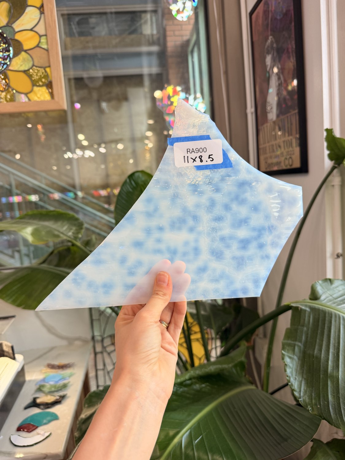 Clear Mottled Chicago Art Glass – RA900
