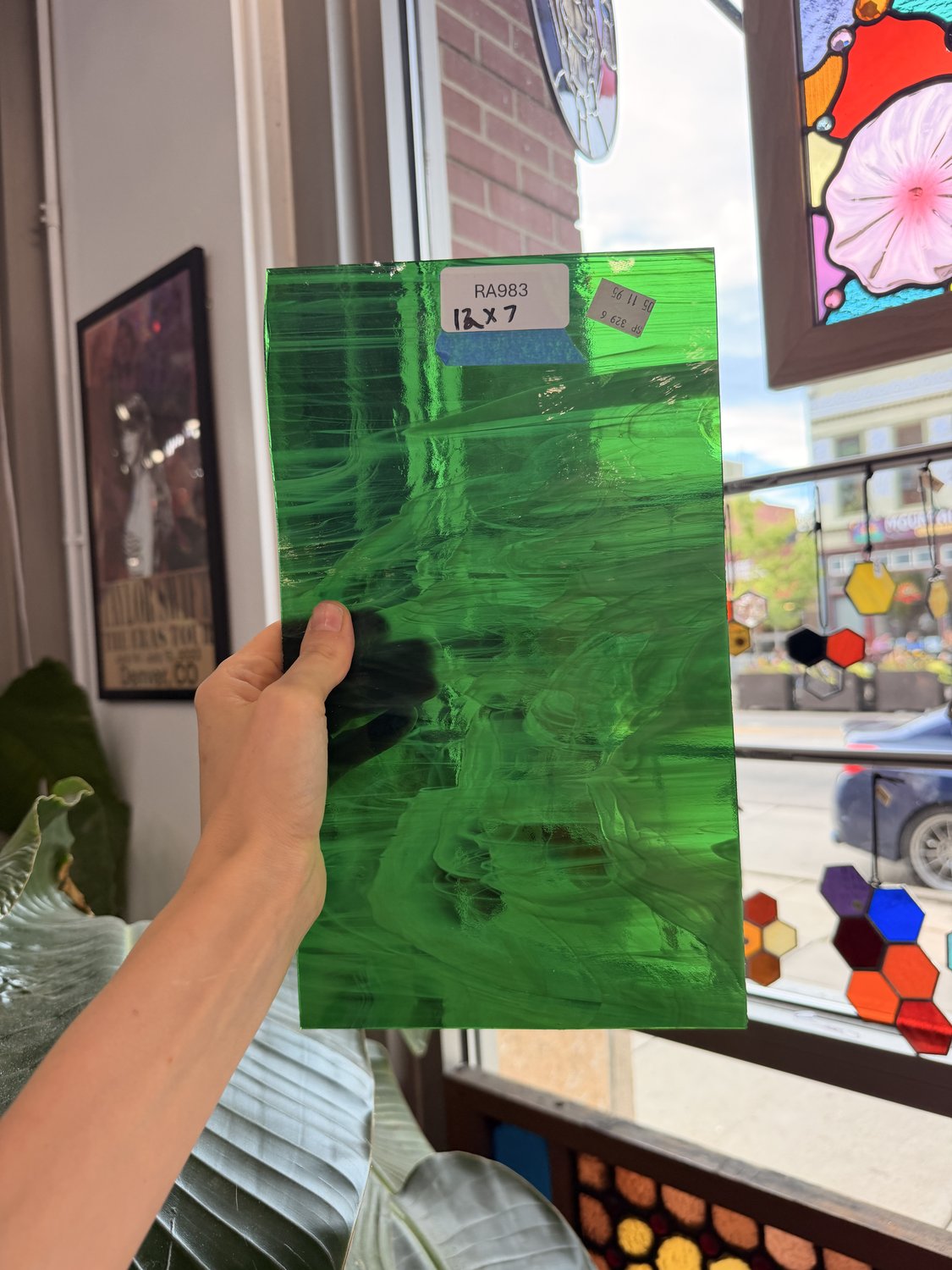 Dark Green White Wispy Vintage Spectrum Sheet Glass – RA983