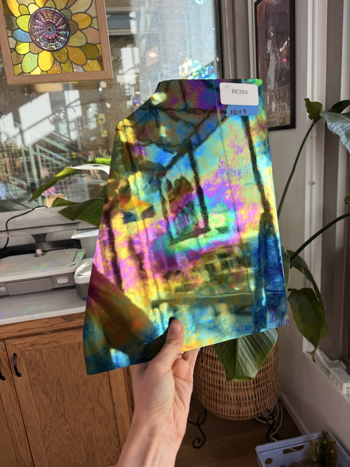 Black Solid Iridescent Spectrum