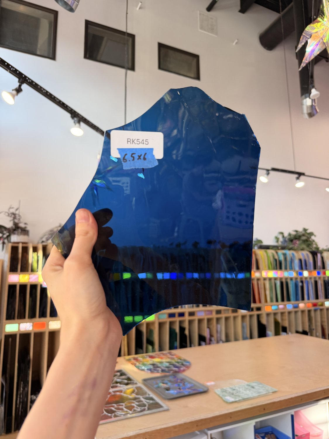 Mediun Dark Blue Transparent Fremont Flash (on clear) Sheet Glass – RK545