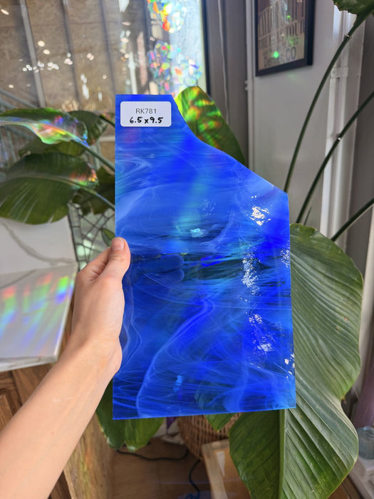 Spectrum Blue White Wispy Sheet Glass Spectrum Glass RK781 (9.5x6.5in)