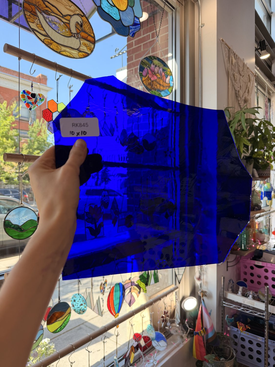 Dark Blue on Clear Flashed Lamberts Sheet Glass – RK845
