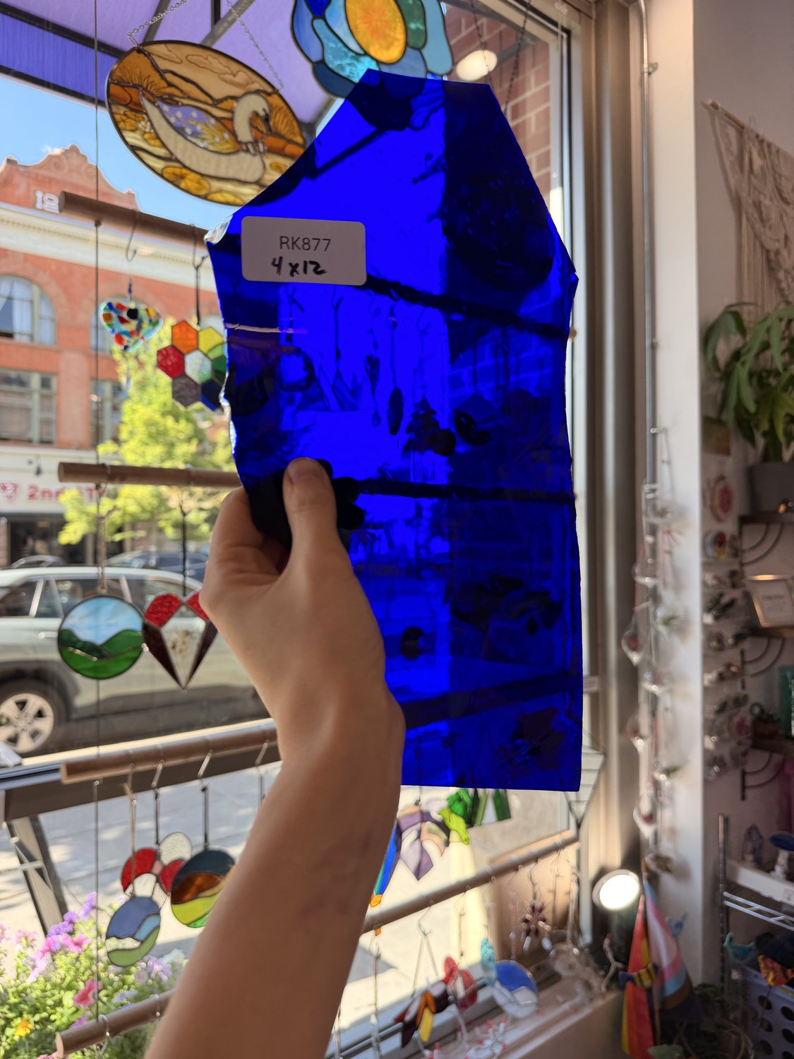 Dark Blue on Clear Flashed Lamberts Sheet Glass – RK877