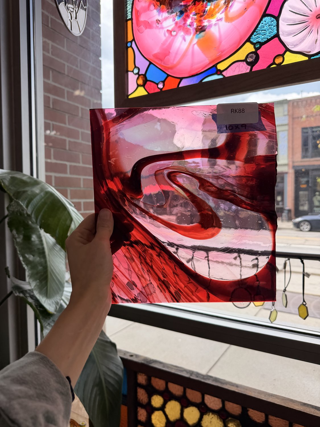 Red Pink Swirl on Clear Lamberts Flash Glass Sheet Glass Lamberts Glass 10x9in (LA-54031405)
