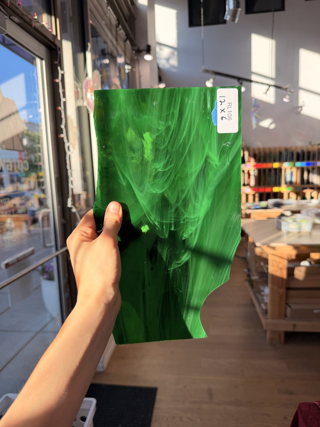 Medium Green White Wispy Spectrum Sheet Glass