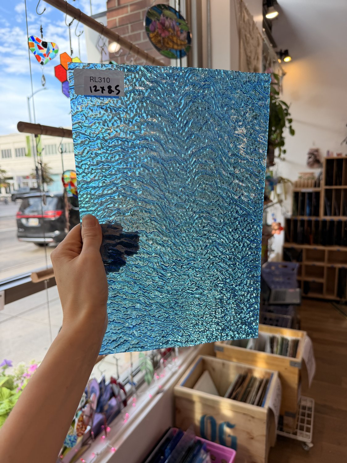 Iridescent Transparent Peacock Blue Tight Ripple Kokomo Sheet Glass – RL310