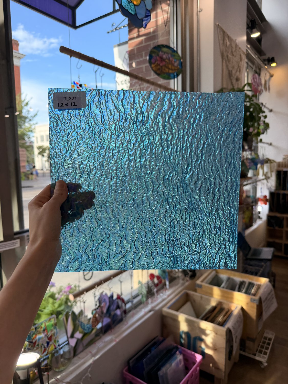 Iridescent Transparent Peacock Blue Tight Ripple Kokomo Sheet Glass – RL321