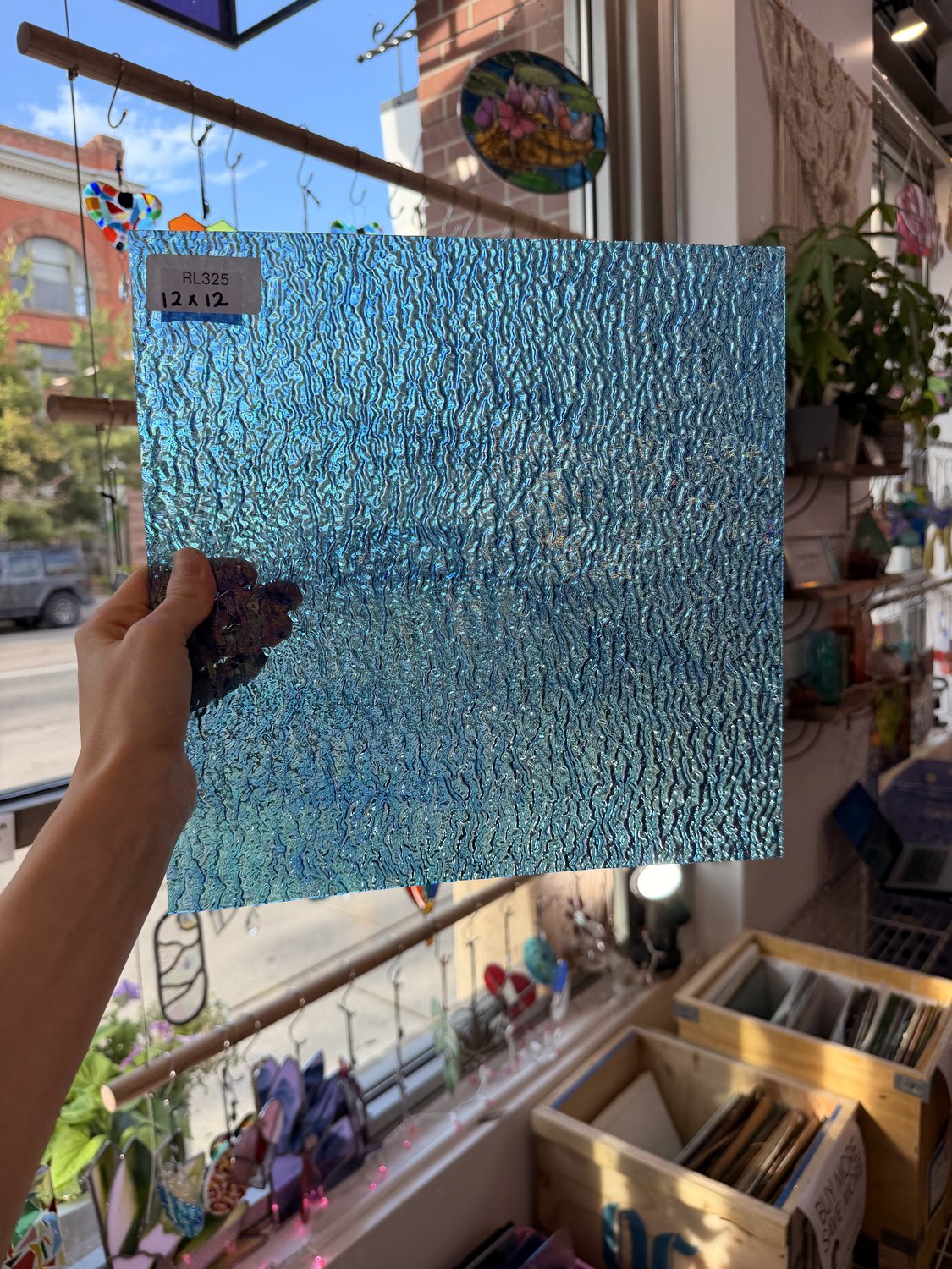 Iridescent Transparent Peacock Blue Tight Ripple Kokomo Sheet Glass – RL325
