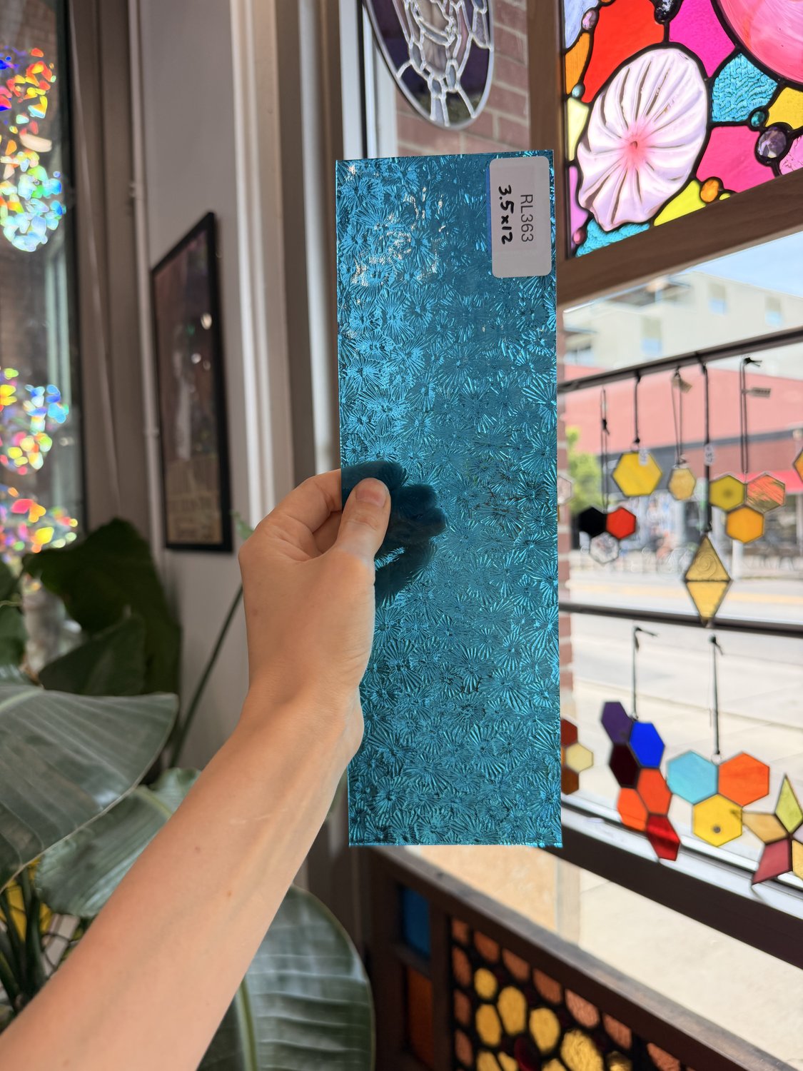 Caribbean Blue Transparent Textured Wissmach Florentine Sheet Glass – RL363