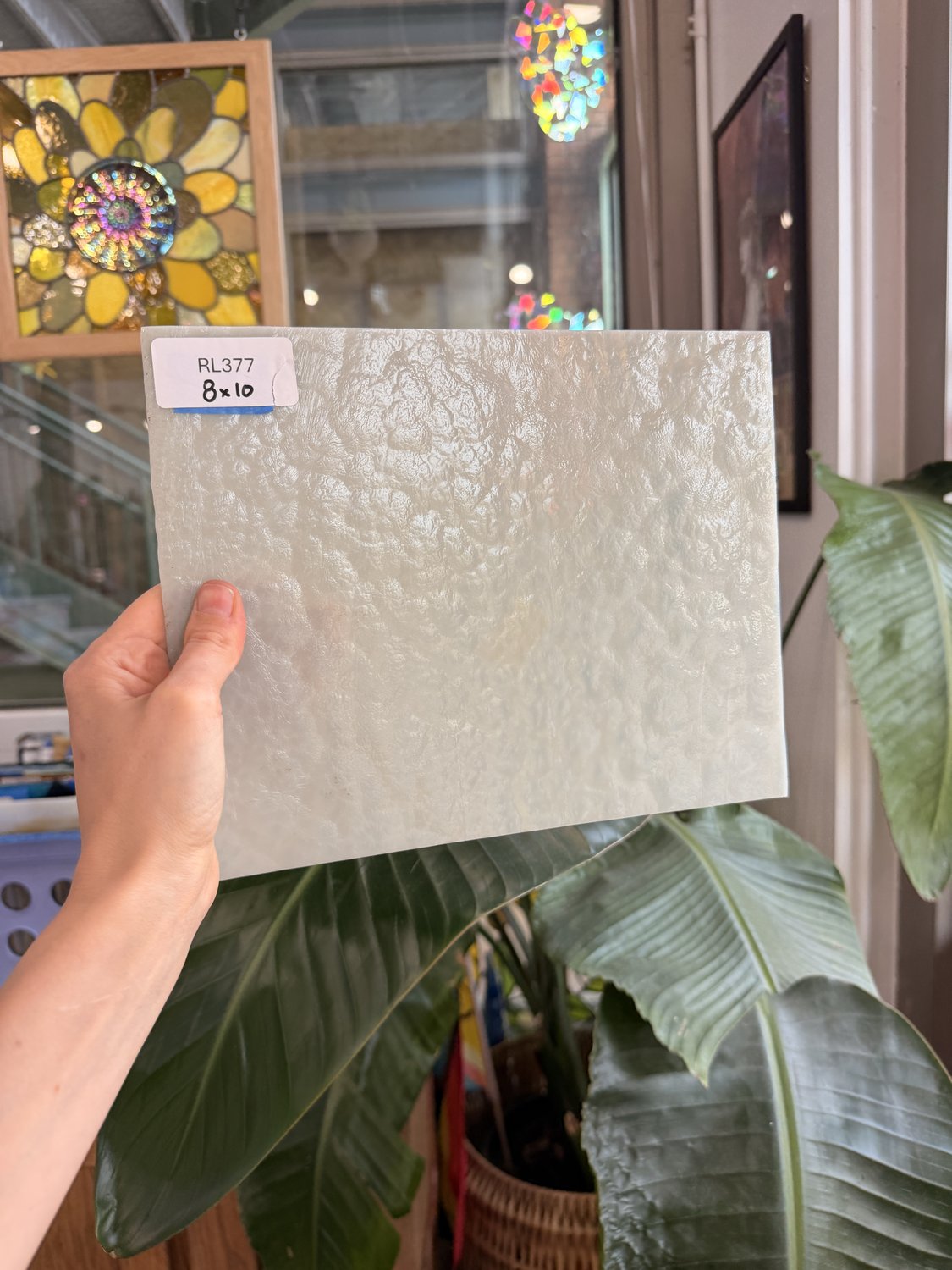Cream Vanilla Mottled Single Roll Bullseye Sheet Glass