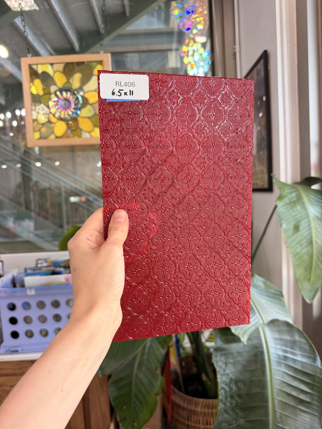 Red Lace Transparent Textured Choice Sheet Glass – RL406
